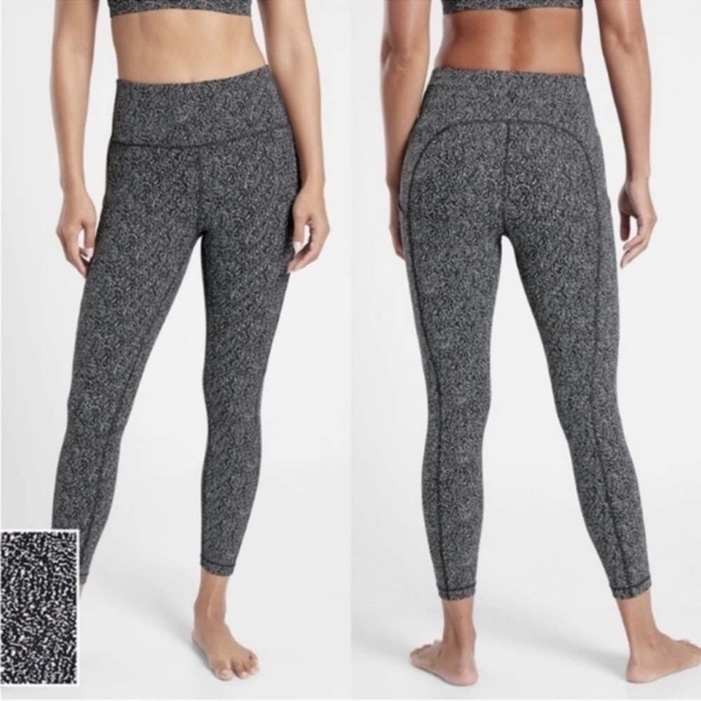Athleta Black and White Ultimate Stash 7/8 Texture Leggings
